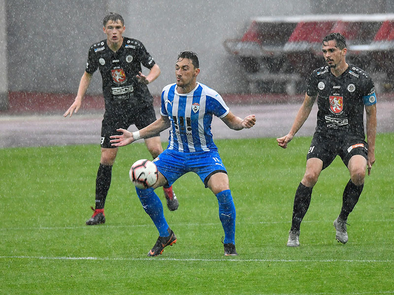POSLEDNÍ DOMÁCÍ ZÁPAS SE NEVYVEDL: VÍTKOVICE - HRADEC KRÁLOVÉ 1:4