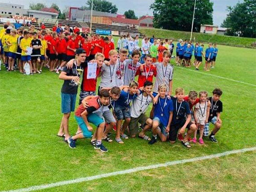 OBROVSKÝ ÚSPĚCH -  U14 VEZE Z HRADCE KRÁLOVÉ MEDAILE