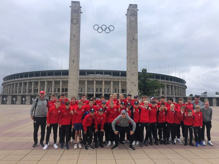 ZÁPAS S UNIONEM, NÁVŠTĚVA OLYMPIJSKÉHO STADIONU