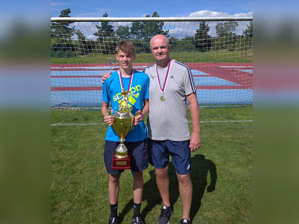 VOJTĚCH ZAJÍC SE ŠÉFTRENÉREM VEZOU ZLATO Z KOUBA CUPU